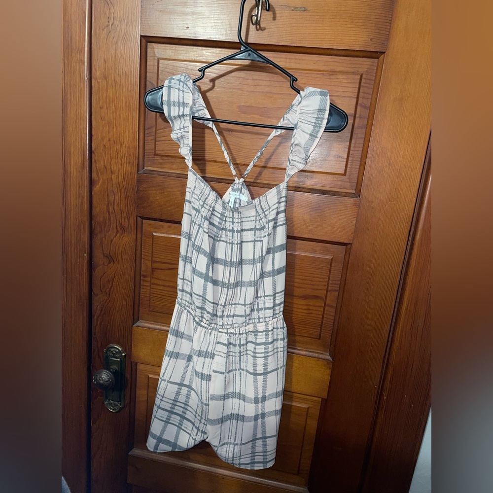 Sold to Elizabeth//
NWOT Avec Le Filles Pink romper - Picture 1 of 4